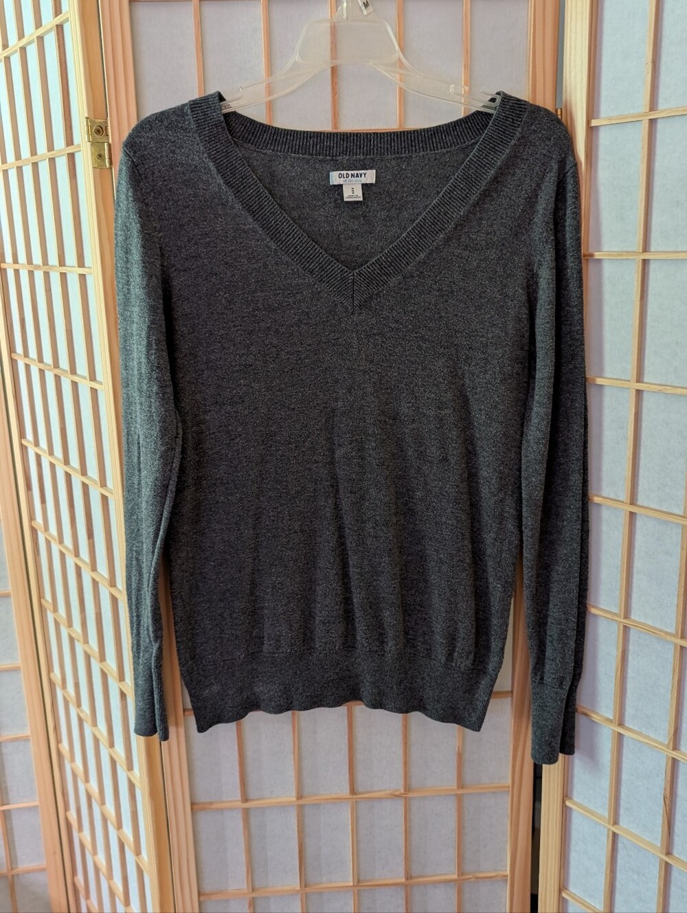 Old Navy Women's Dark Gray V-Neck Sweater